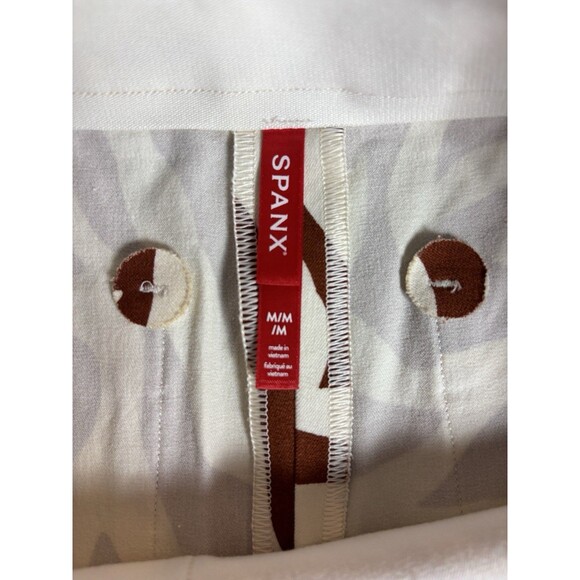 Spanx On the Go Shorts Cream Brown Zebra Stripe Size Medium Flat Front Stretch - Picture 3 of 11